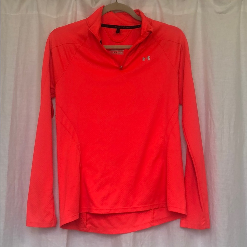 Under Armour semi fitted pullover heat gear